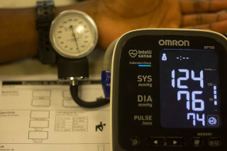 Lower Blood Pressure Instantly with Warm Water: From 141/82 to 121/71 1 lowerbloodpressure