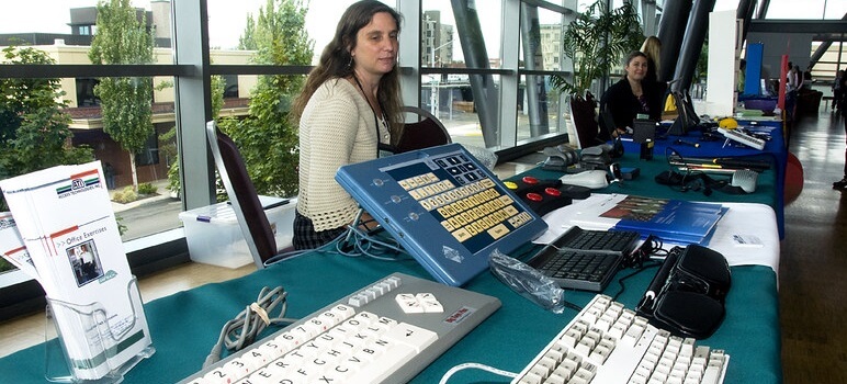 25 Assistive Technologies and Online Learning 1 assistive technologies
