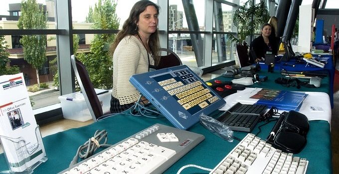 25 Assistive Technologies and Online Learning